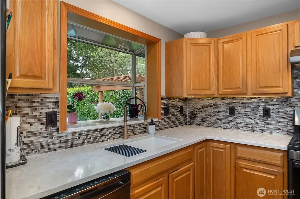 5732 Hill Street NE Olympia WA 98516