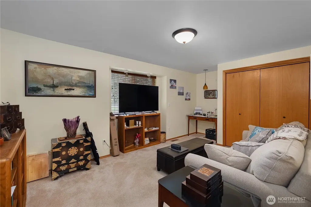 5732 Hill Street NE Olympia WA 98516