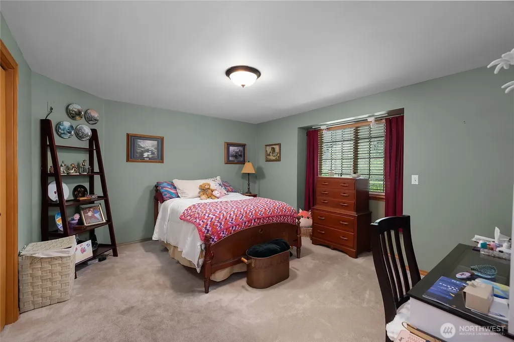 5732 Hill Street NE Olympia WA 98516