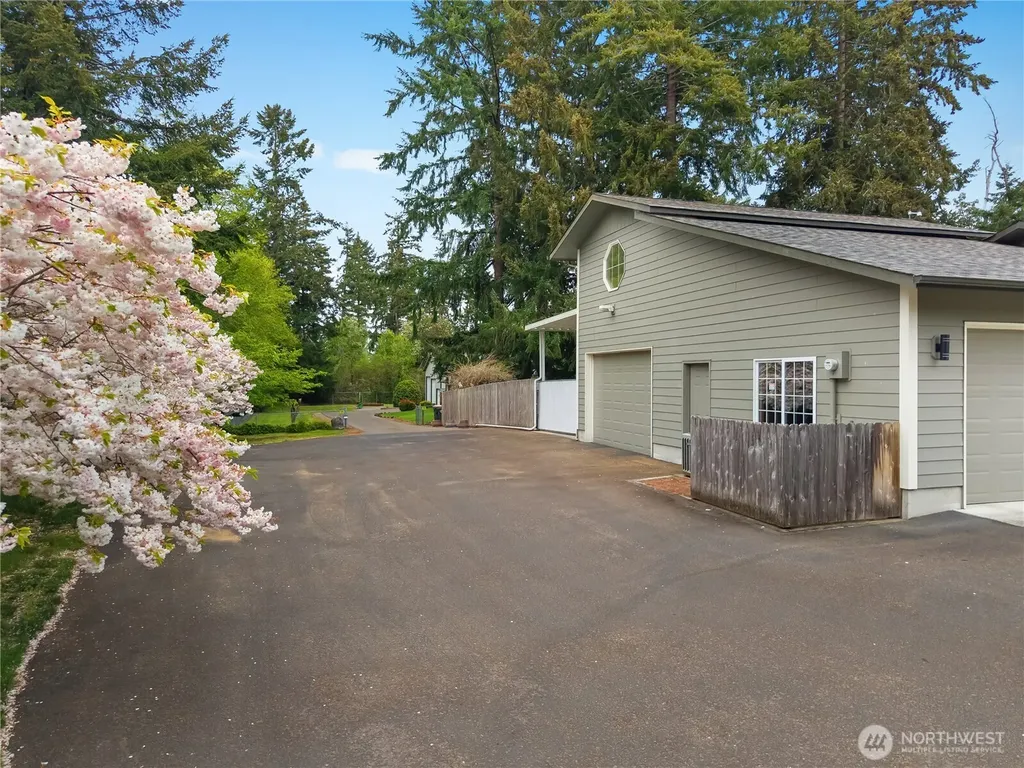 5732 Hill Street NE Olympia WA 98516