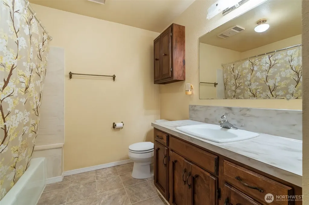 334 Burchett Road Onalaska WA 98570