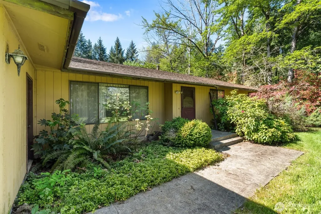 334 Burchett Road Onalaska WA 98570
