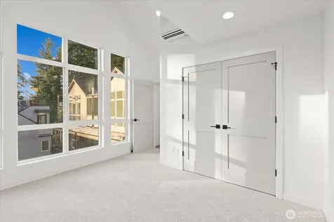 10742 Interlake Avenue N Seattle WA 98133