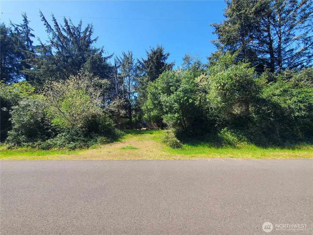 333 Mizzen Street NW Ocean Shores WA 98569