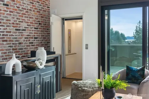 4566 Flying Goat Avenue NE Bainbridge Island WA 98110