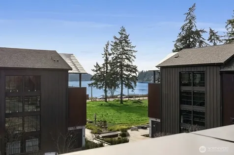 4566 Flying Goat Avenue NE Bainbridge Island WA 98110