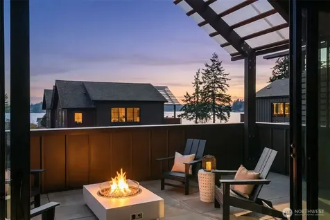 4566 Flying Goat Avenue NE Bainbridge Island WA 98110