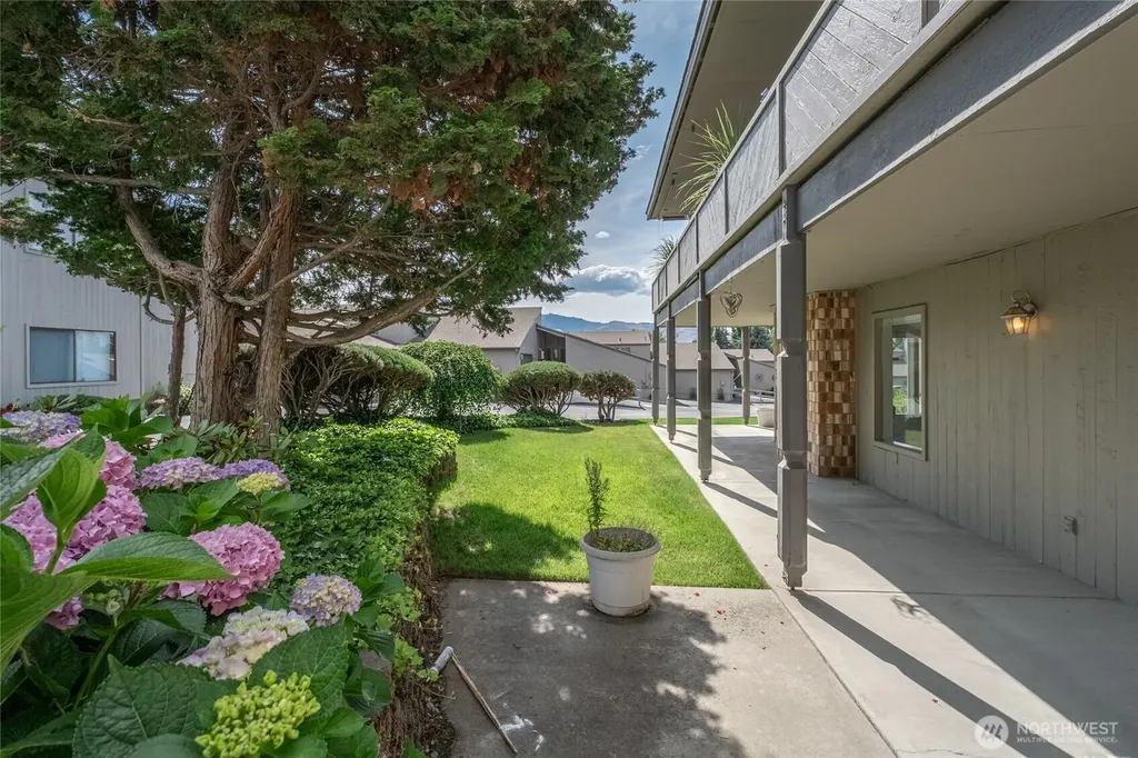 225 NE 19th Street East Wenatchee WA 98802