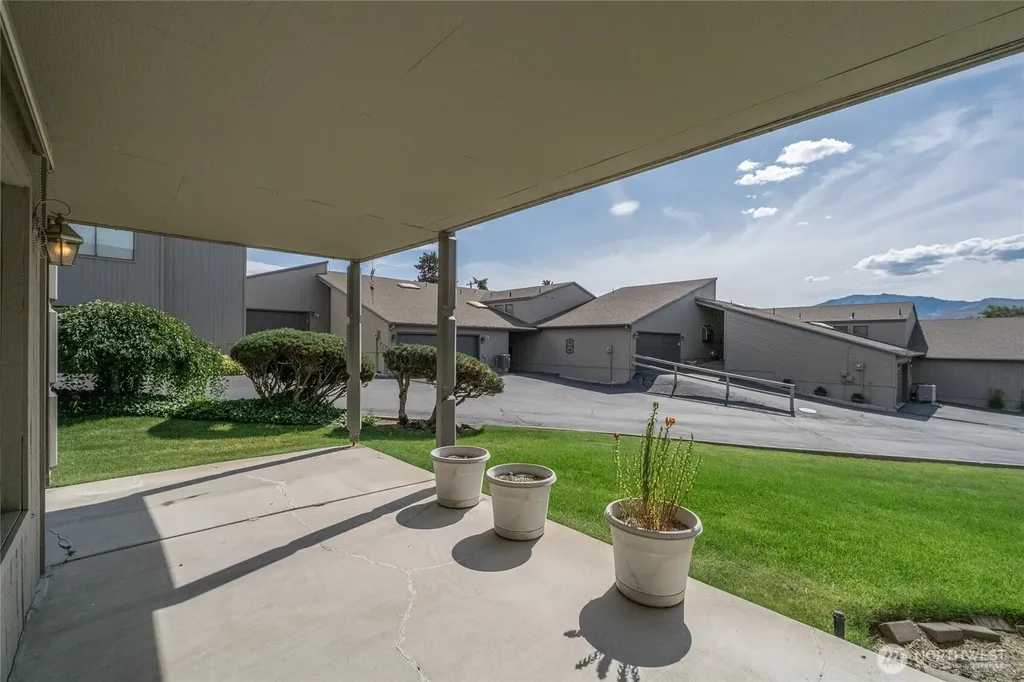 225 NE 19th Street East Wenatchee WA 98802