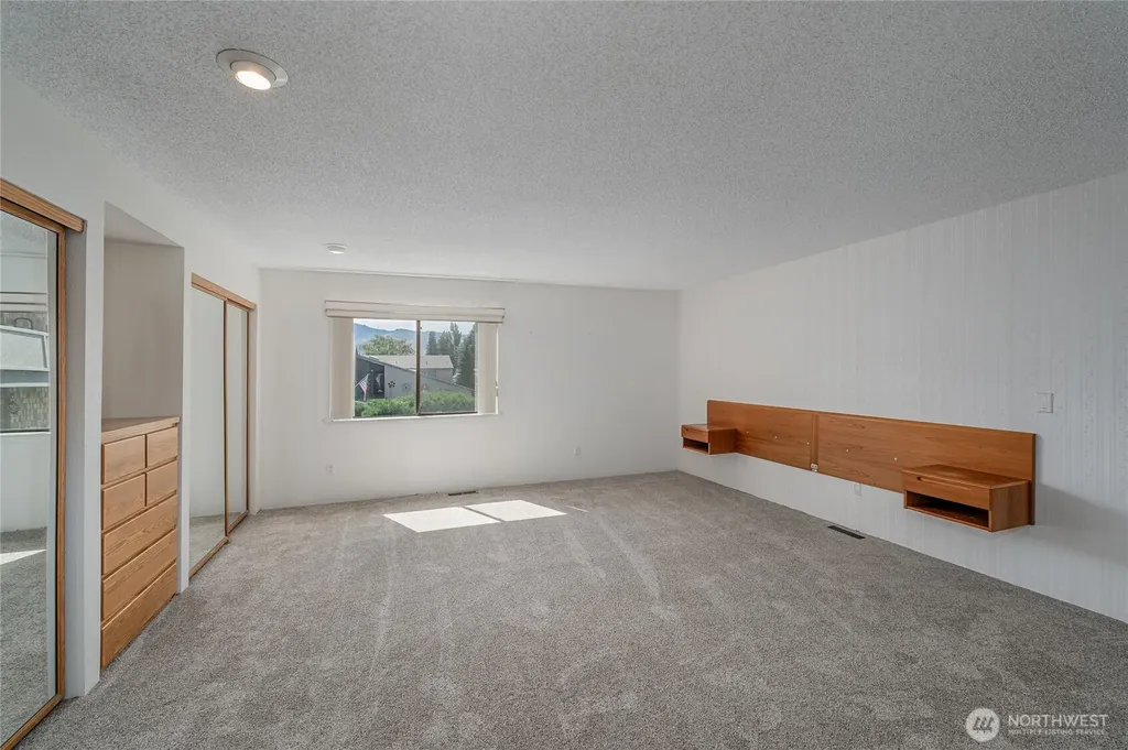 225 NE 19th Street East Wenatchee WA 98802