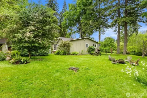 10218 NE Pine Way Bainbridge Island WA 98110