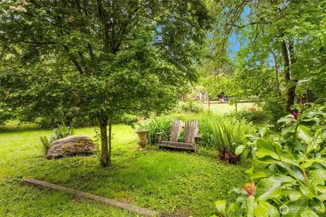 10218 NE Pine Way Bainbridge Island WA 98110