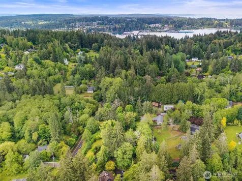 10218 NE Pine Way Bainbridge Island WA 98110
