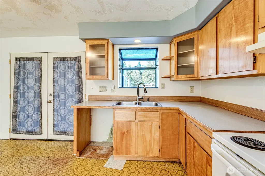 3962 Deer Park Road Port Angeles WA 98362