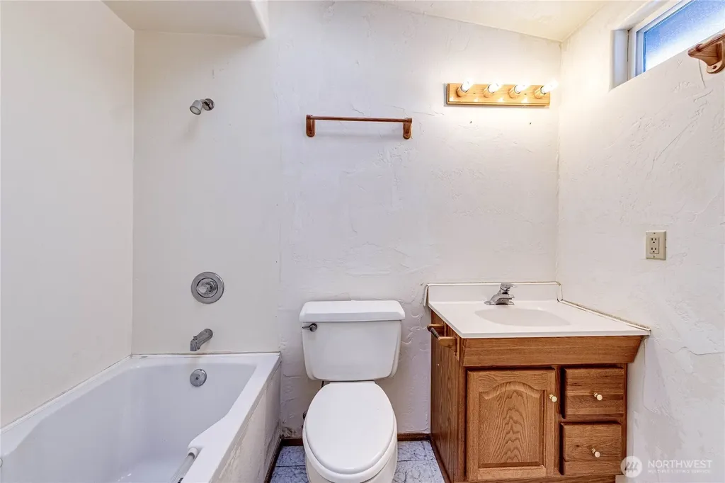 3962 Deer Park Road Port Angeles WA 98362