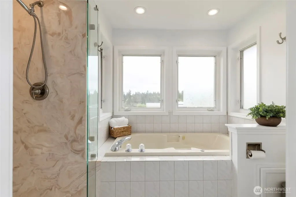 14110 Glenwood Road SW Port Orchard WA 98367