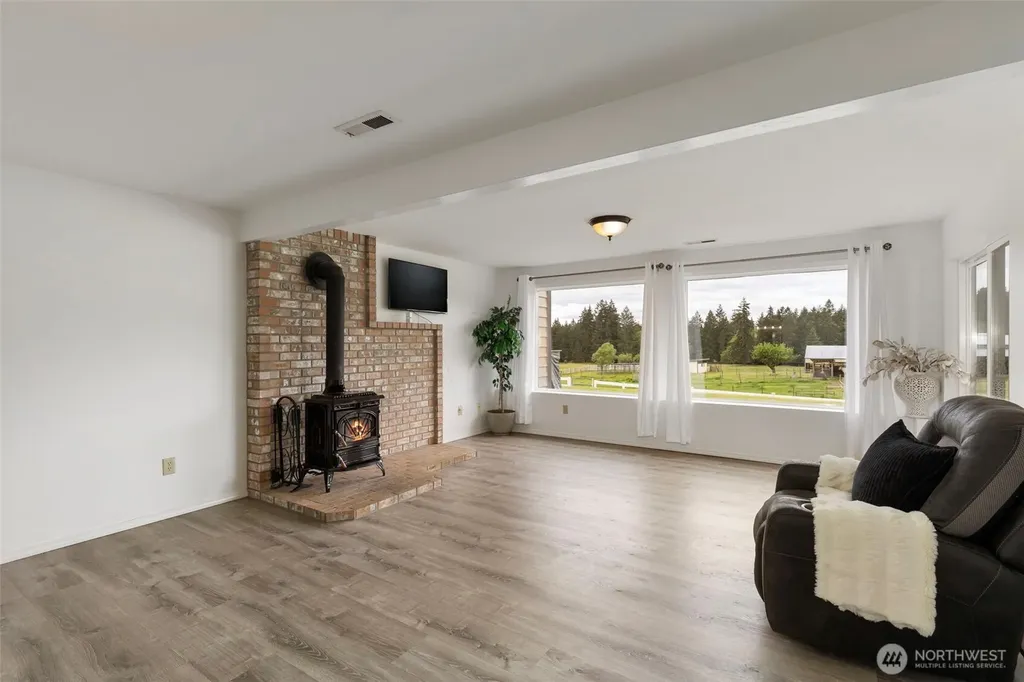 14110 Glenwood Road SW Port Orchard WA 98367