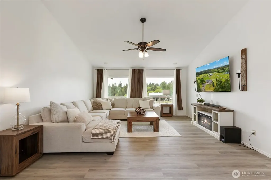 14110 Glenwood Road SW Port Orchard WA 98367