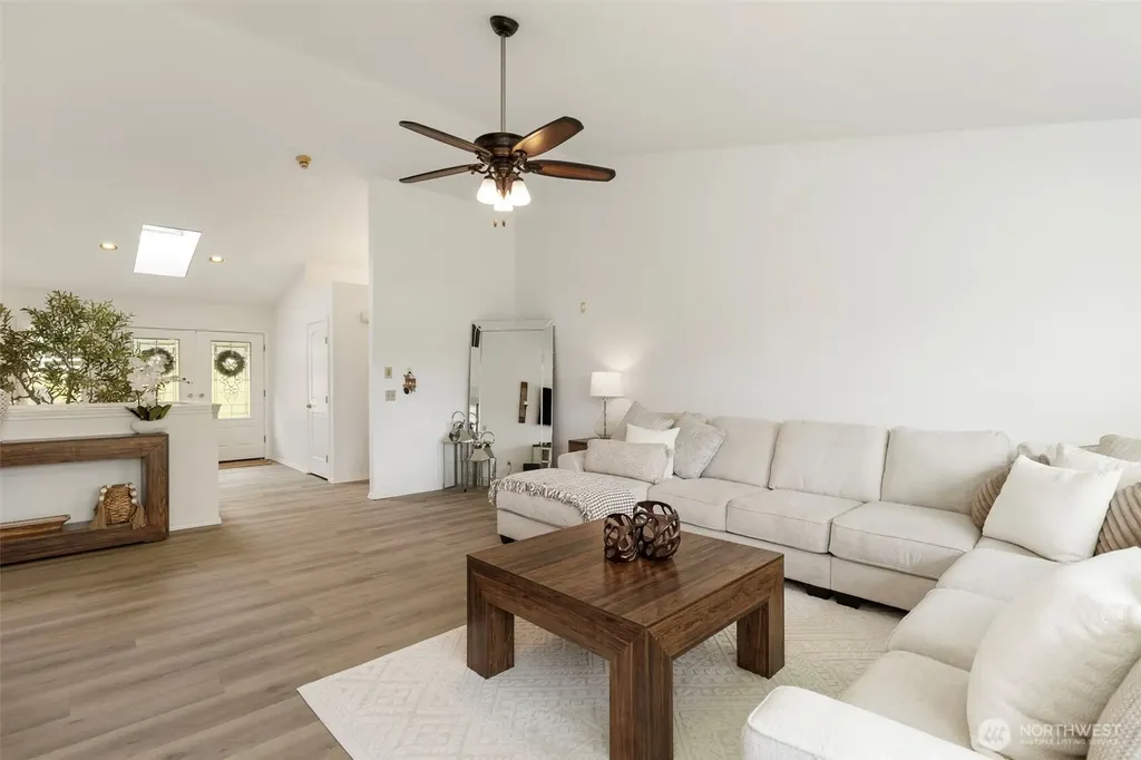 14110 Glenwood Road SW Port Orchard WA 98367
