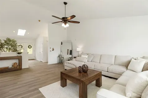 14110 Glenwood Road SW Port Orchard WA 98367