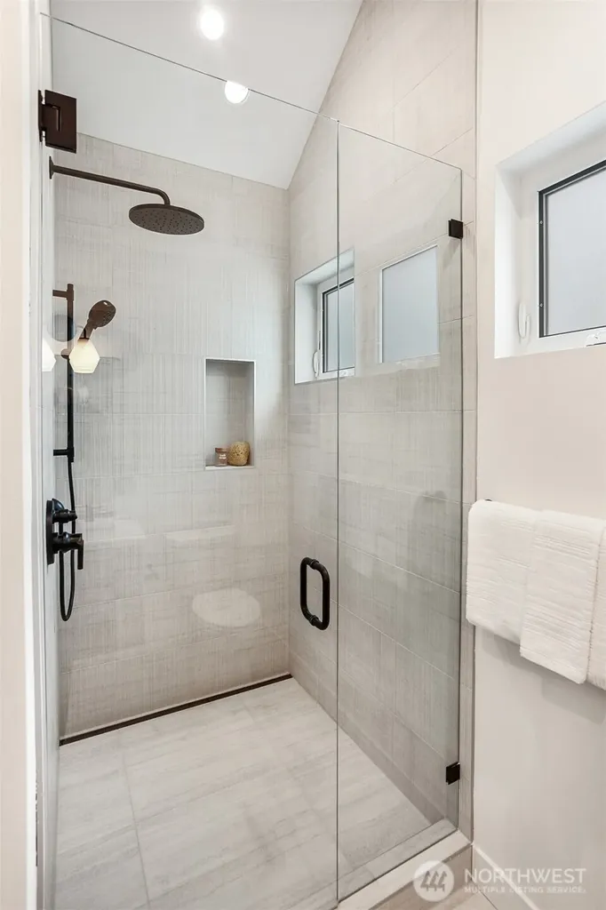 6505 19th Avenue NW Seattle WA 98117