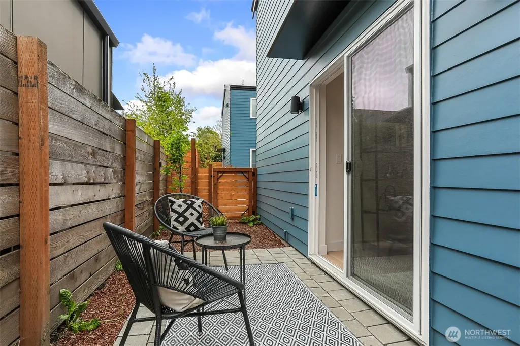 6505 19th Avenue NW Seattle WA 98117