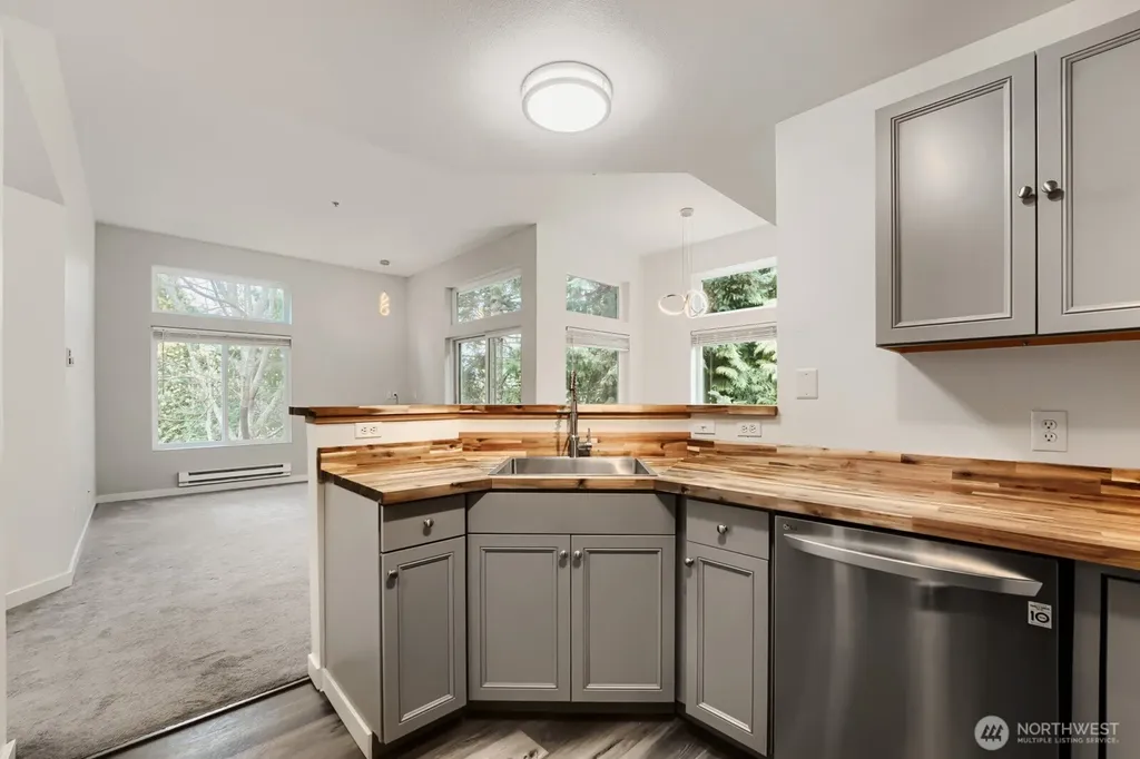 22122 41st Avenue S Kent WA 98032