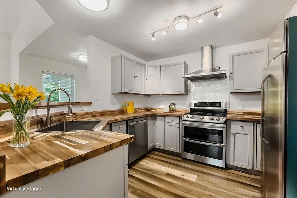 22122 41st Avenue S Kent WA 98032