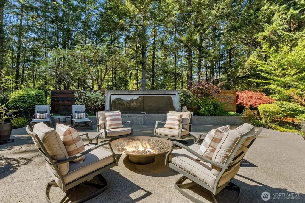 5618 Old Stump Drive NW Gig Harbor WA 98332