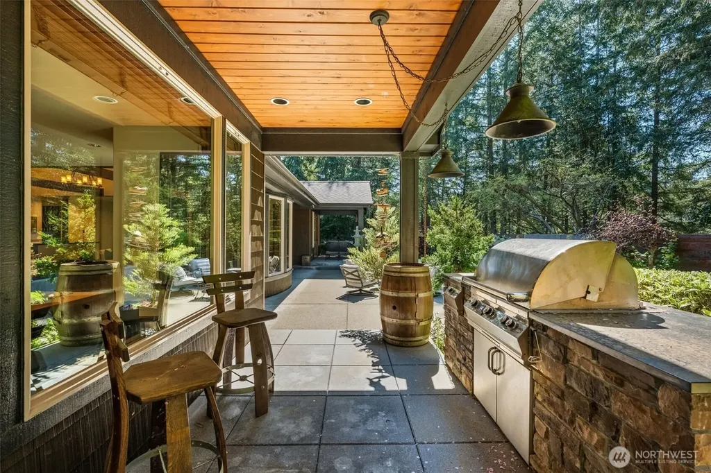 5618 Old Stump Drive NW Gig Harbor WA 98332