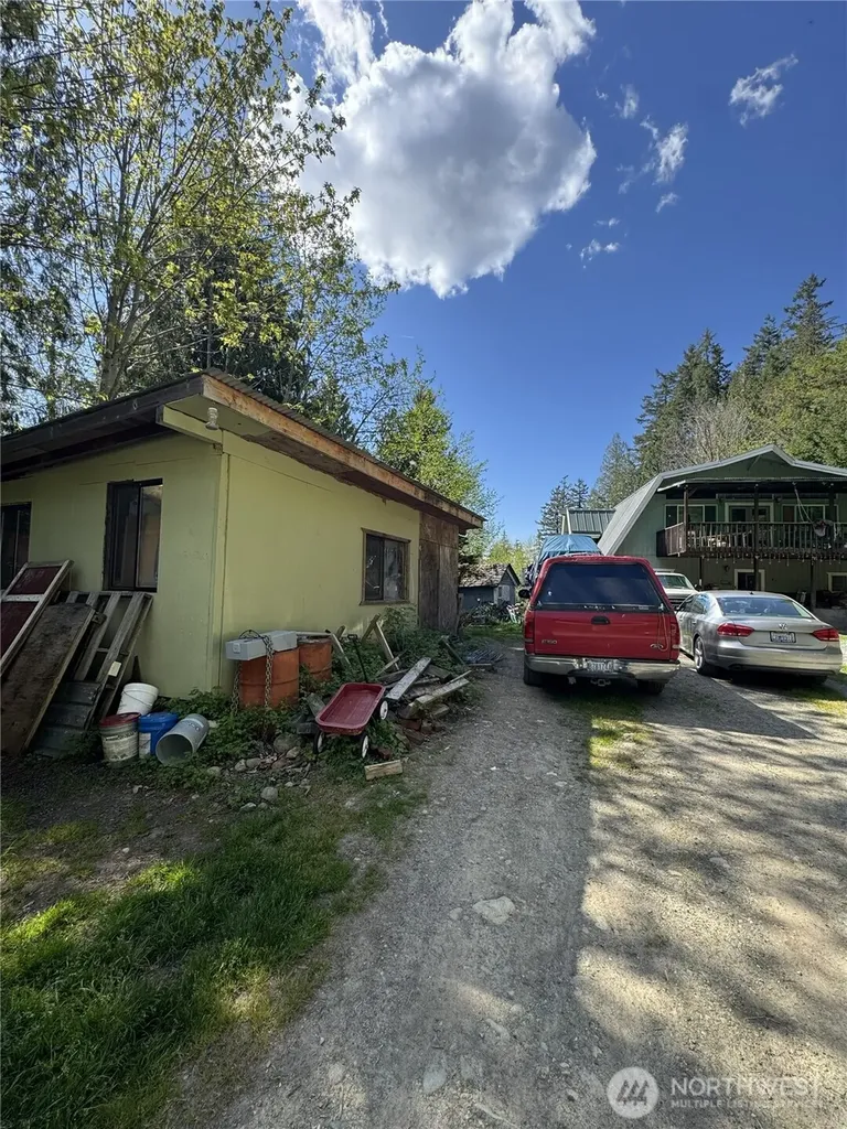 19911 State Route 165 E Carbonado WA 98323