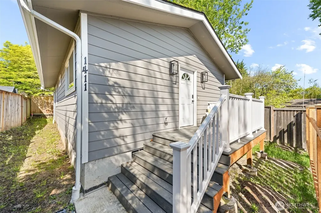 1411 26th Avenue Seattle WA 98122
