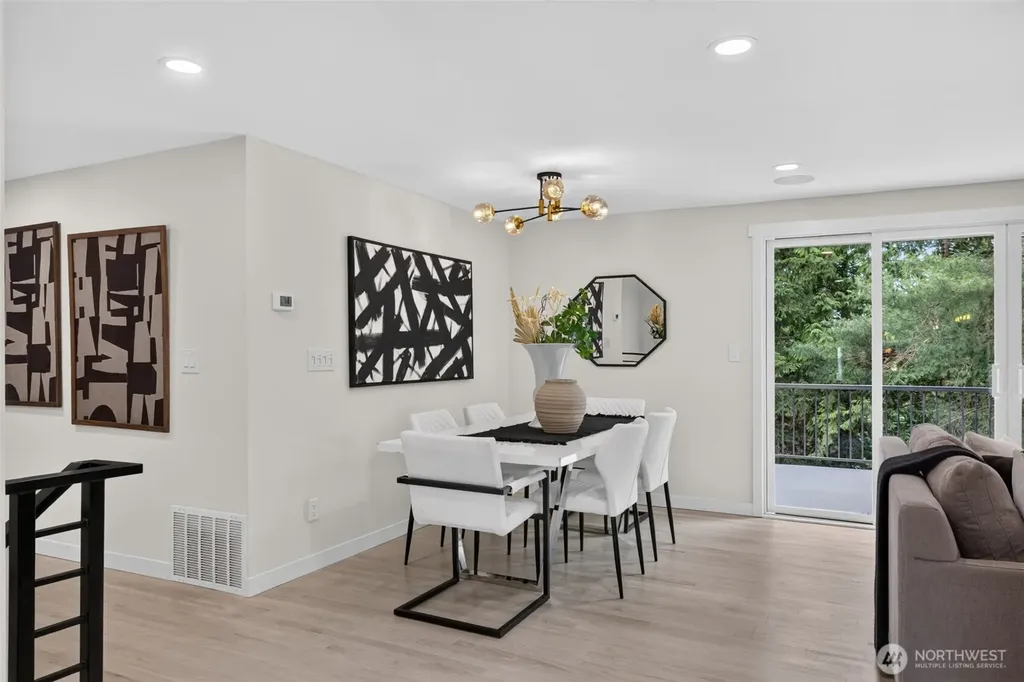 1023 109th Avenue SE Bellevue WA 98004