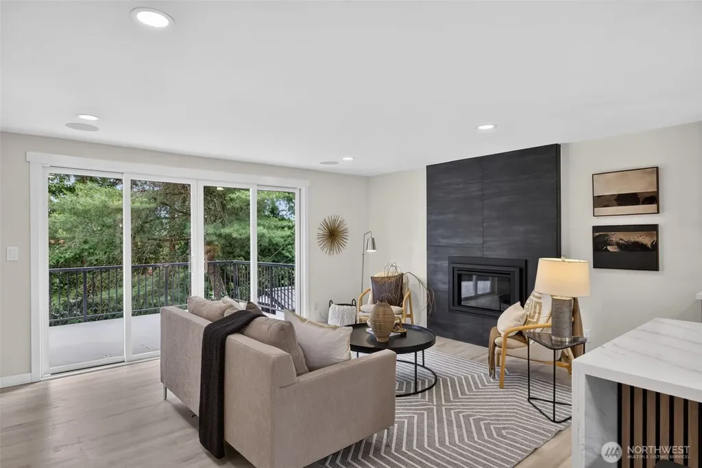 1023 109th Avenue SE Bellevue WA 98004