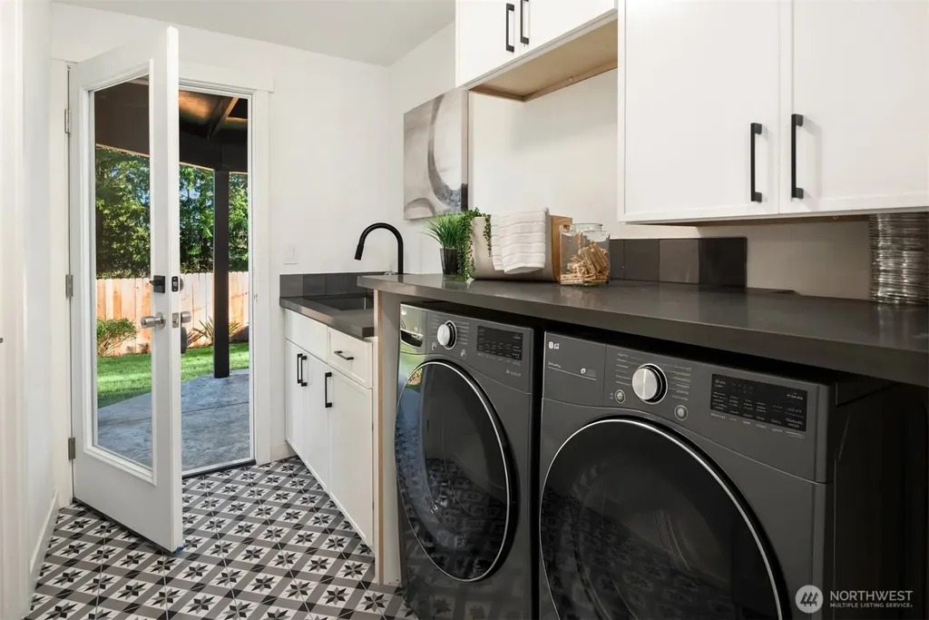 1023 109th Avenue SE Bellevue WA 98004