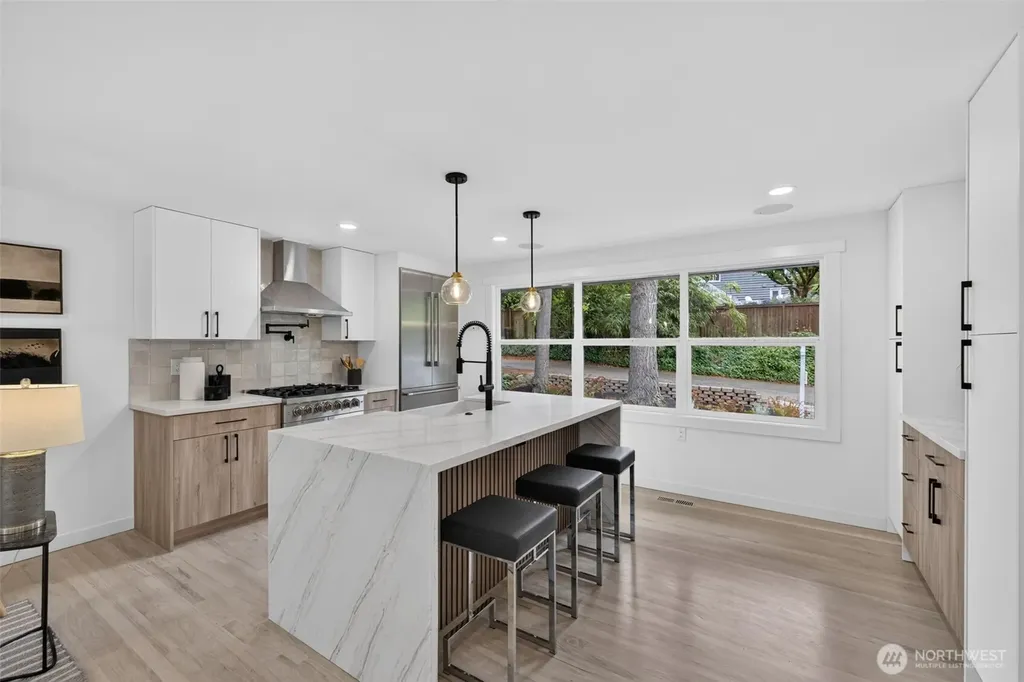 1023 109th Avenue SE Bellevue WA 98004