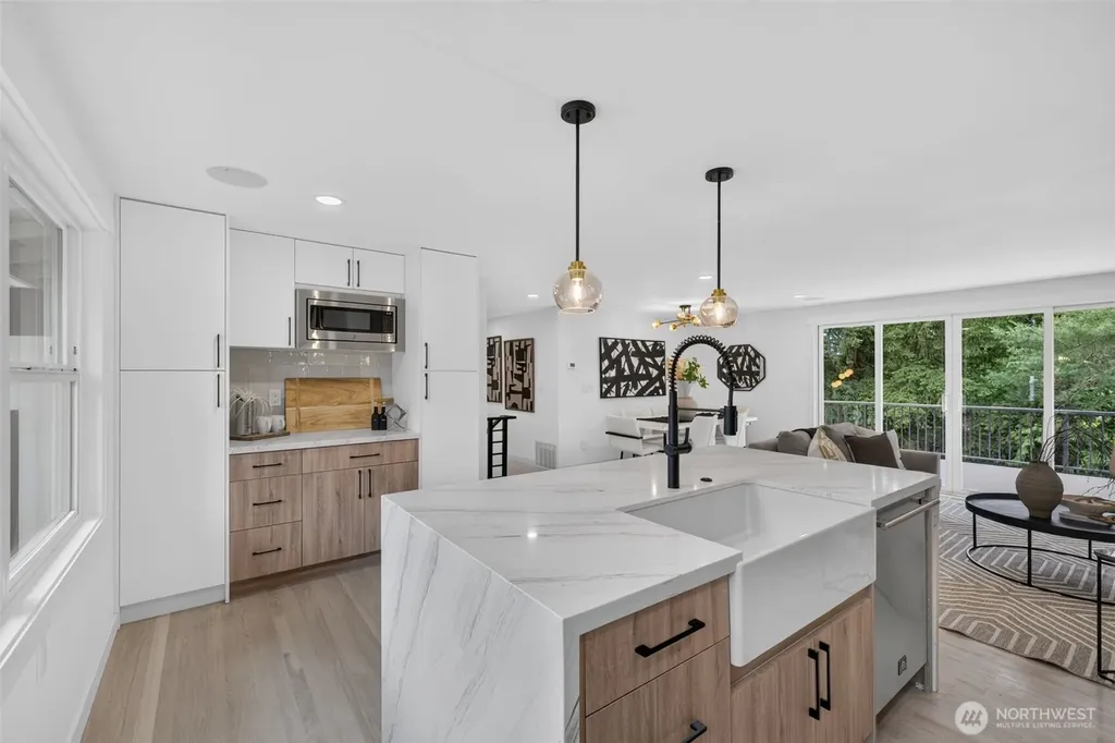 1023 109th Avenue SE Bellevue WA 98004