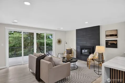 1023 109th Avenue SE Bellevue WA 98004