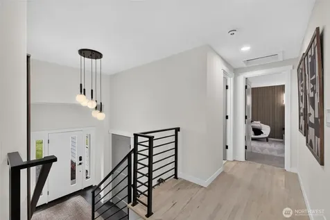 1023 109th Avenue SE Bellevue WA 98004
