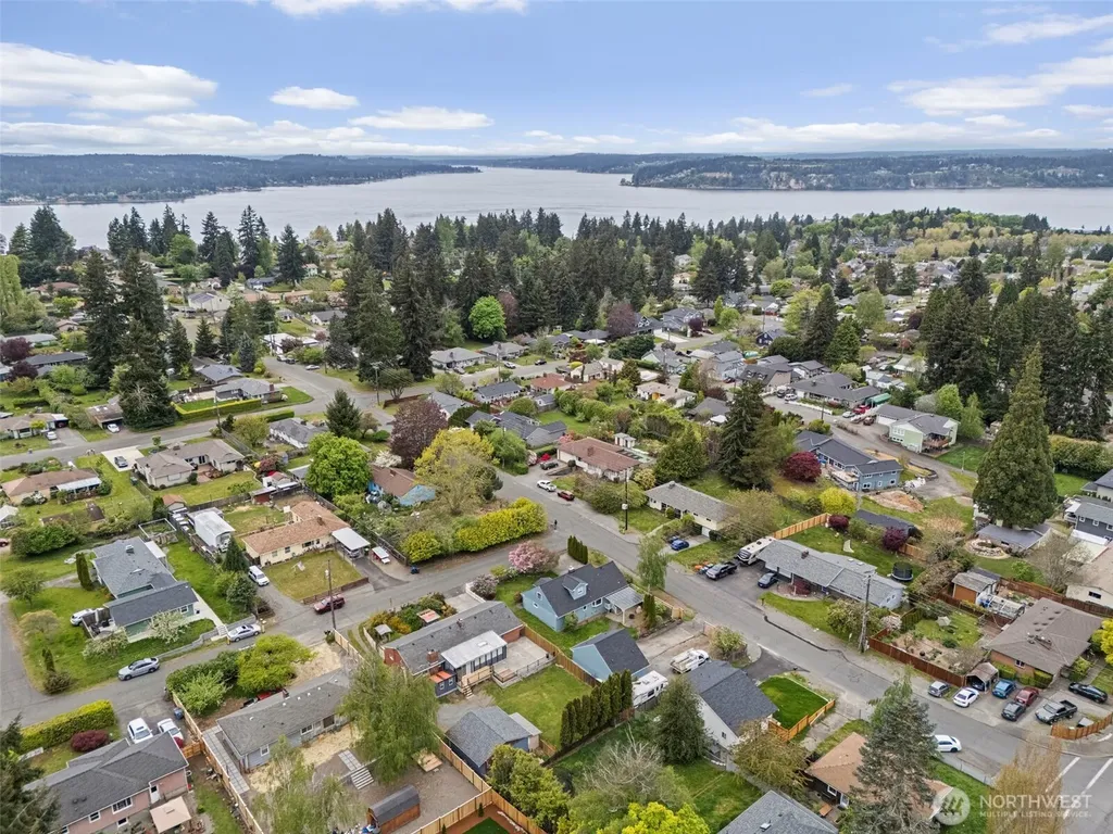 3311 Heather Place W University Place WA 98466