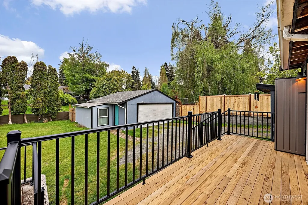 3311 Heather Place W University Place WA 98466