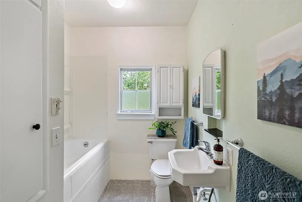 135 NW Walker Road Poulsbo WA 98370