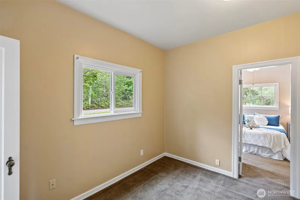 135 NW Walker Road Poulsbo WA 98370