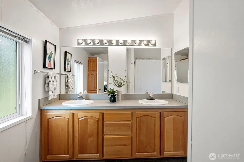 135 NW Walker Road Poulsbo WA 98370
