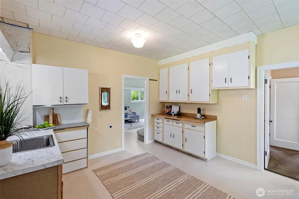 135 NW Walker Road Poulsbo WA 98370