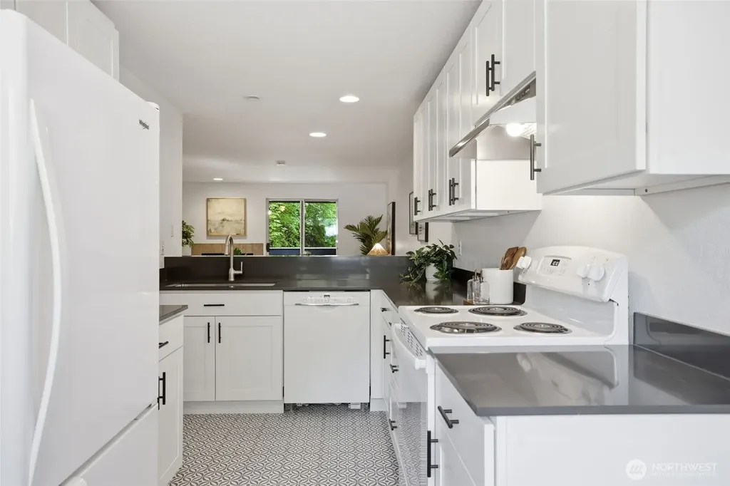 170 Newport Way NW Issaquah WA 98027