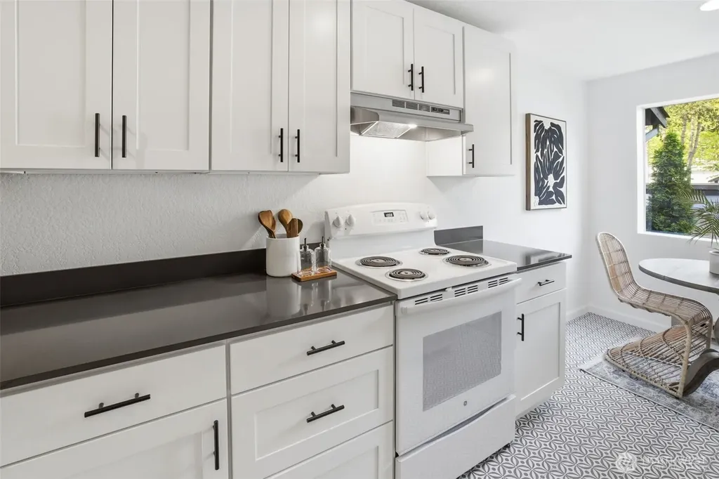 170 Newport Way NW Issaquah WA 98027