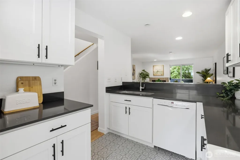 170 Newport Way NW Issaquah WA 98027
