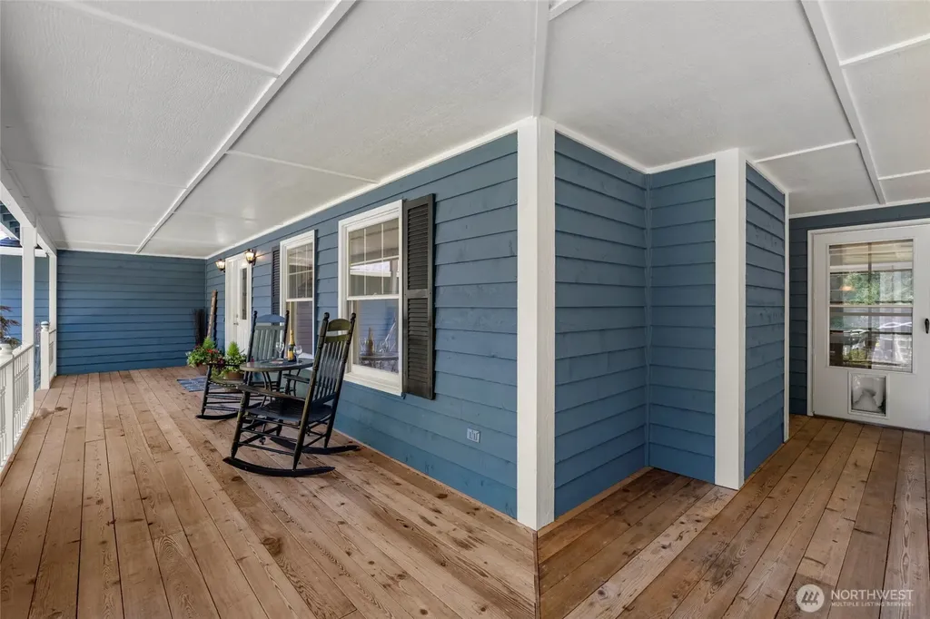 858 Illahee Drive Fox Island WA 98333