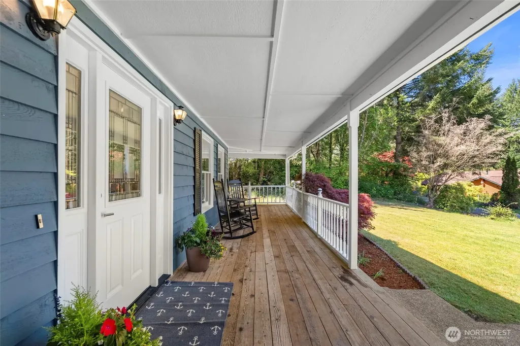 858 Illahee Drive Fox Island WA 98333
